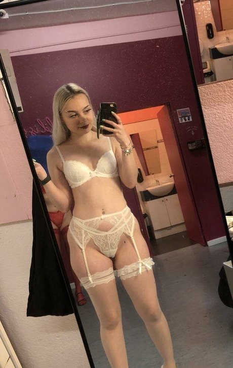 littlebabywhore sex model img