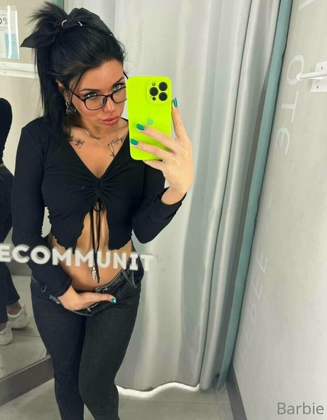 barbie33 nude thumbnail