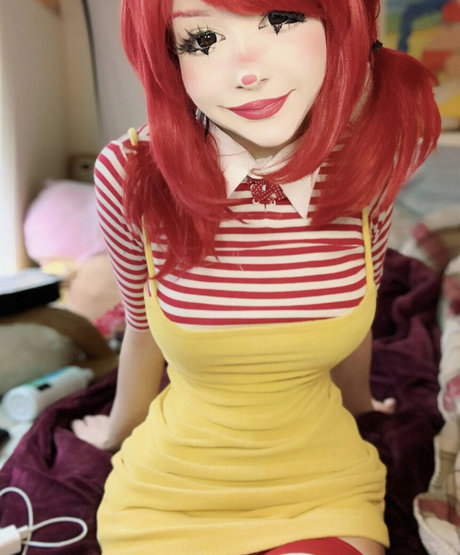 e hug model sexy pics