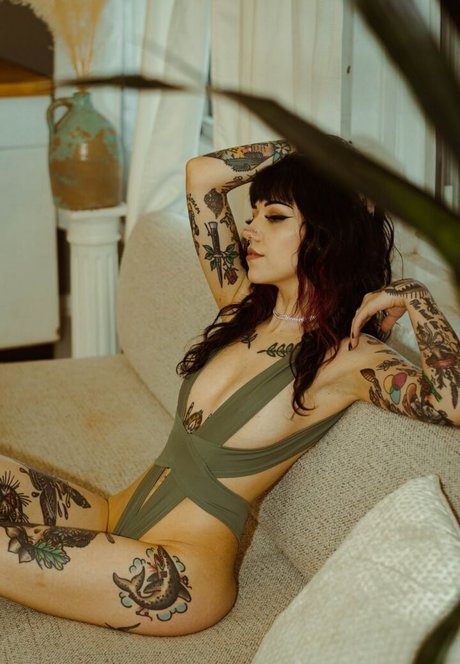 Fleursdansant erotic star photo