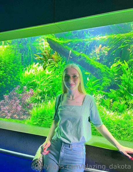 blazing dakota model high quality pic