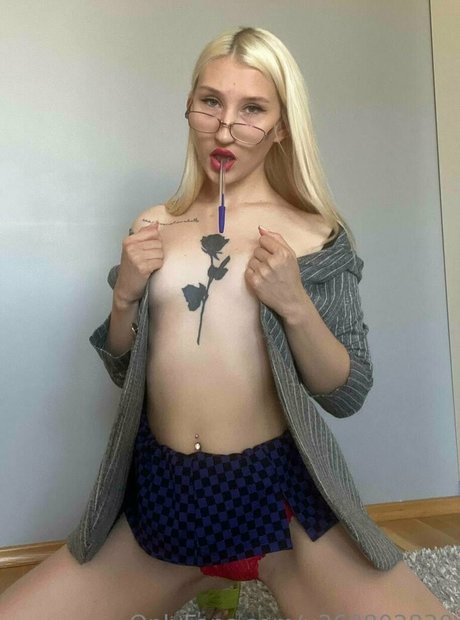 blazing dakota nudes actress images