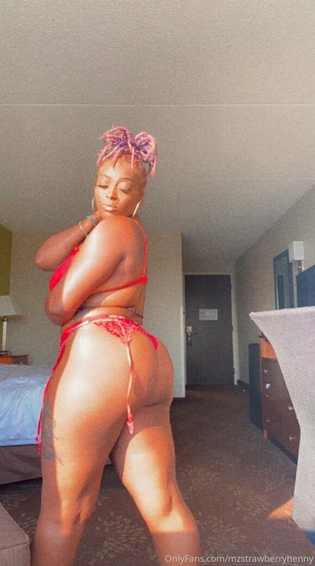 mzstrawberryhenny perfect pornstar galleries