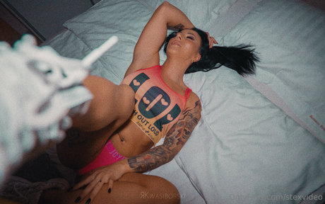 stexvideo model nude photo