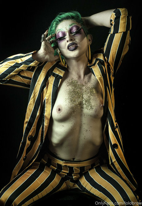 lolobrow perfect model pics