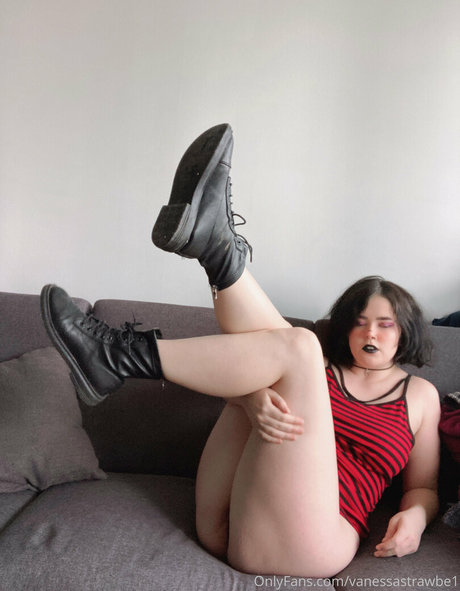 brunette milf onlyfans pretty pictures