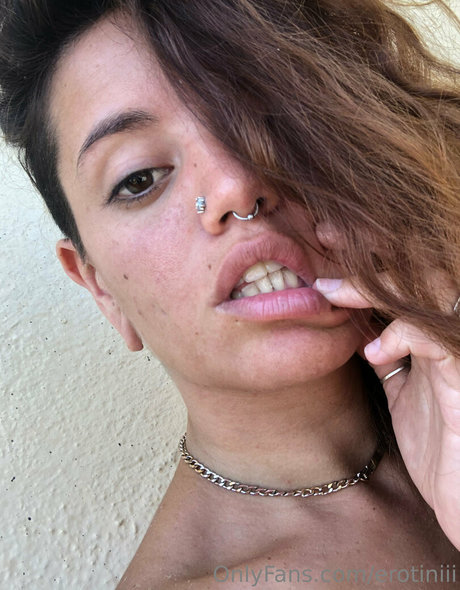 erotiniii adult star pic