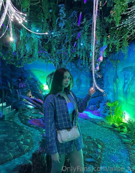 cute babe onlyfans porno picture