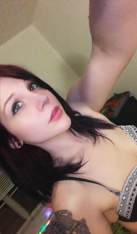 tricky__nymph exclusive model pics