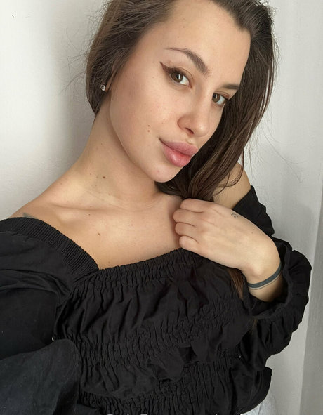 nastynatashy hd pornstar photo