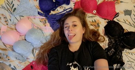 latina teen onlyfans top picture