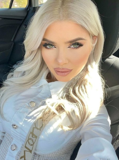 influencer onlyfans beautiful naked galleries