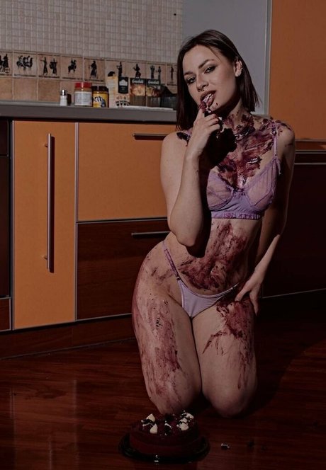 crybaby16 nude star galleries