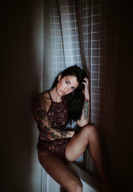 Kyleelille erotic model pictures