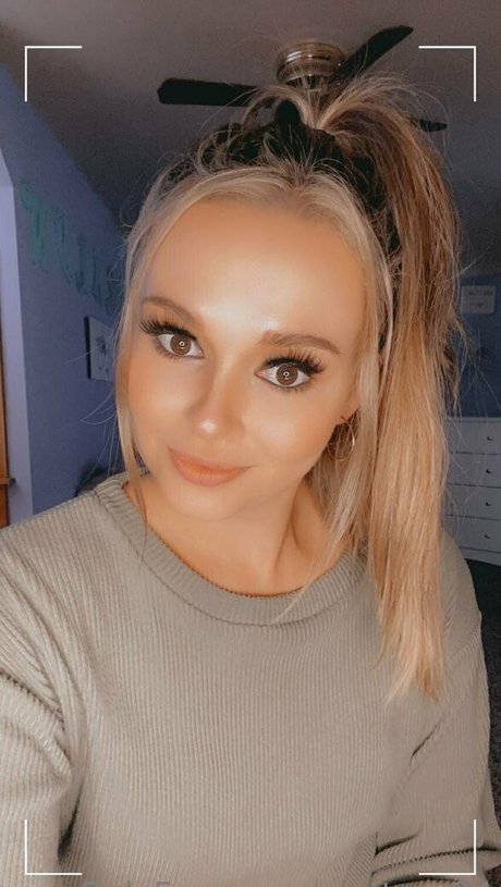 mrstoes24 sex model image