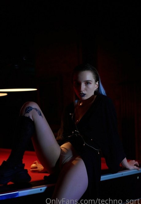 techno sqrt pornstar naked img