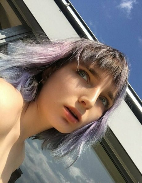 techno sqrt actress pics