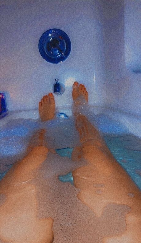 young ebony onlyfans top photo