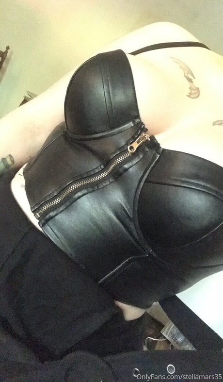 stellamars35 model picture