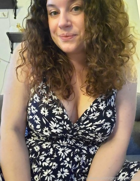 prettylittlecurls model pretty pics