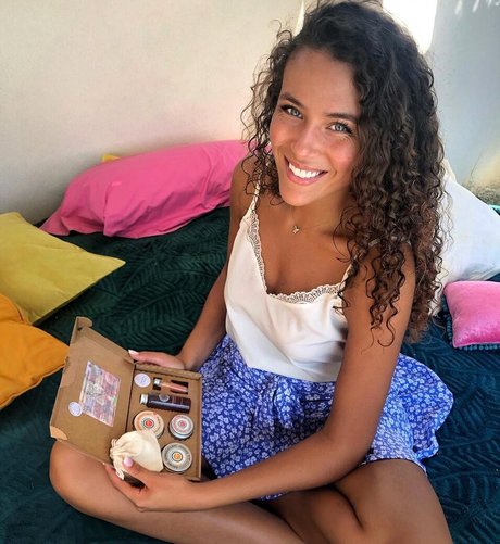 Illana Barry star erotic img