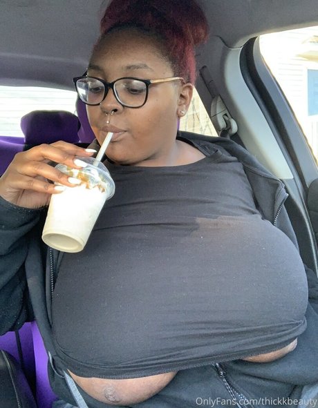 thickkbeauty erotic star pic