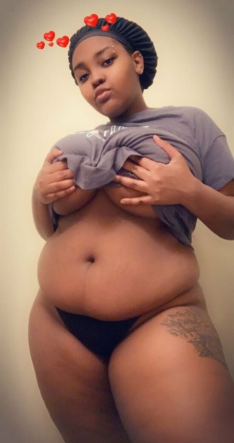 thickkbeauty pornographic star photo