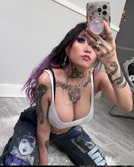 avaunt exclusive pornstar galleries