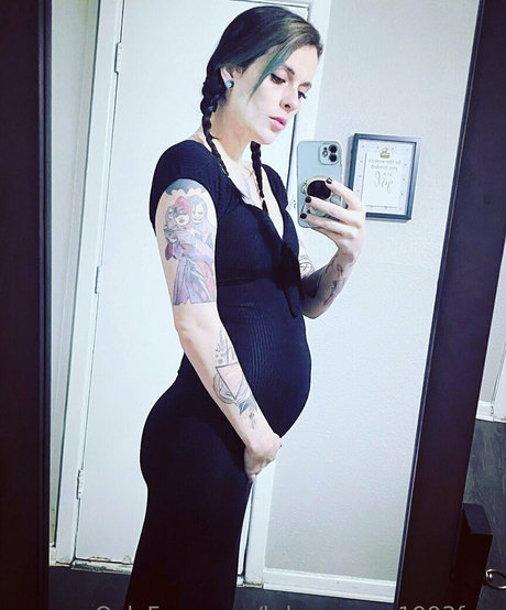 bdsmqueen1993free model best pic