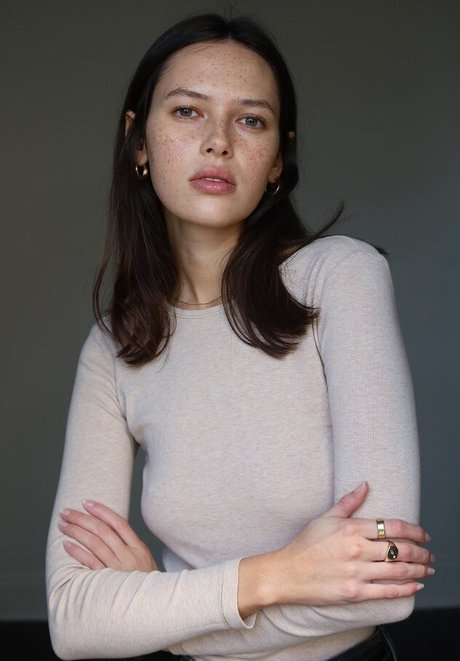 Naomi Stevens star exclusive photo