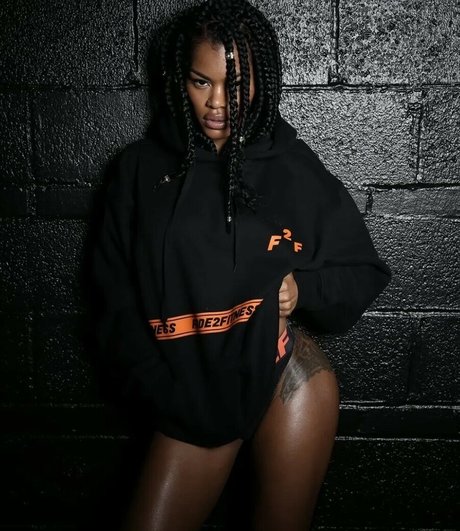Teyana Taylor star naked pics