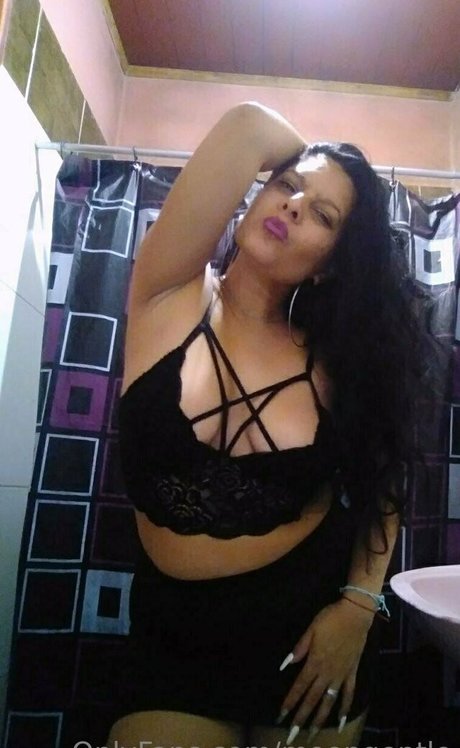 moongentle hot model photo