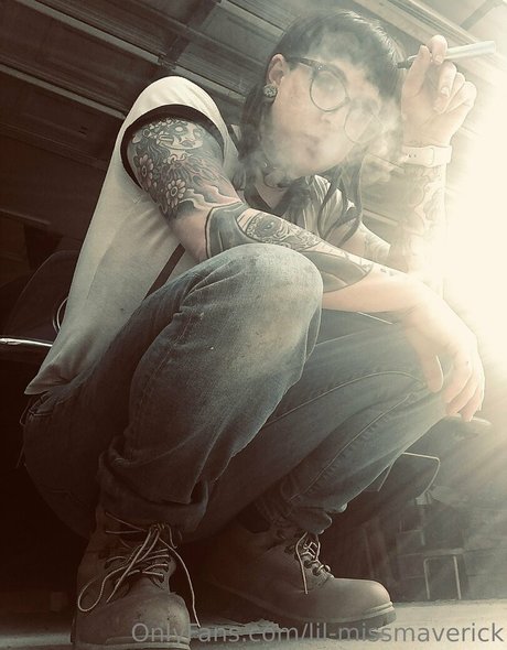 lil missmaverick model art galleries