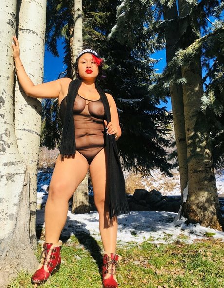 Naked Intelligence model hd pic