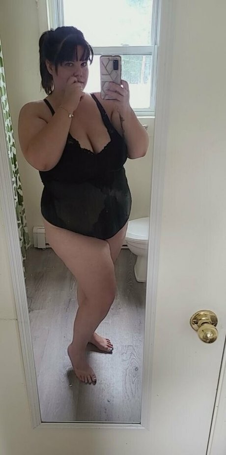 octobermae nude thumbnail