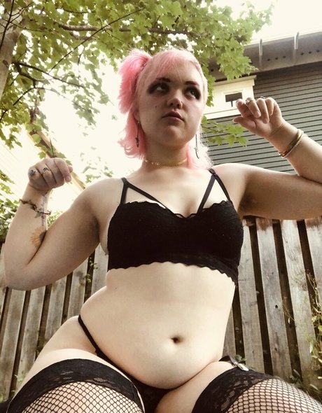 pwuppydove nudes model gallery