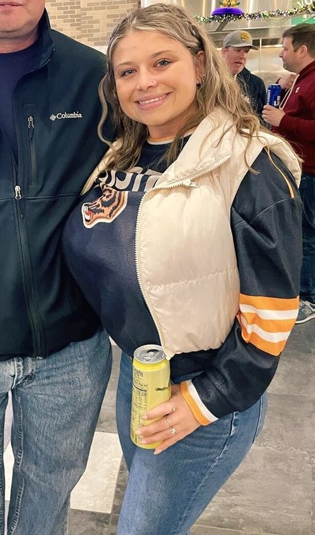 Meghan P nude thumbnail