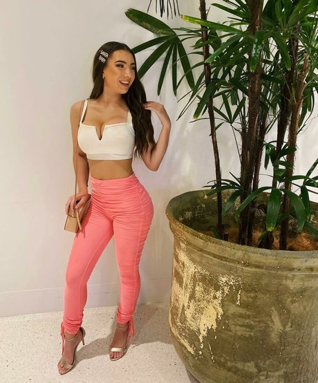 Molly Shield pornstar nudes photo