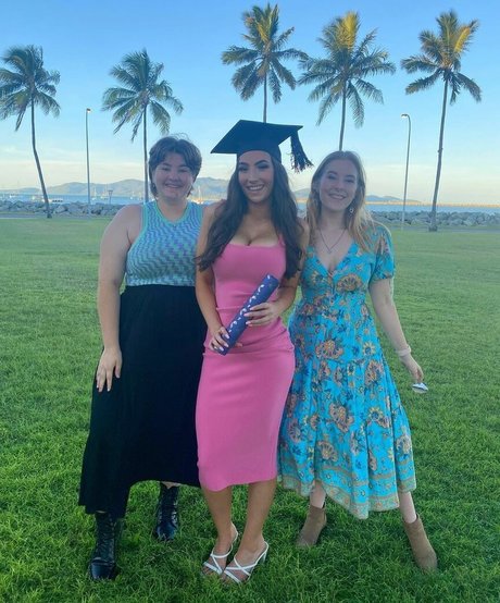 Molly Shield perfect star pictures