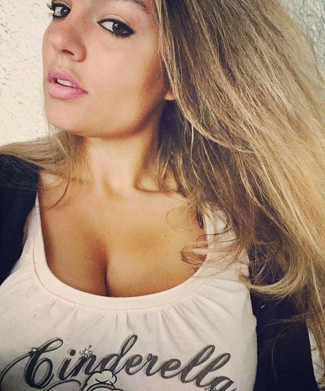 brunette doggystyle onlyfans erotic pics