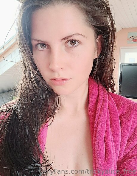 trickyalice free erotic star pics