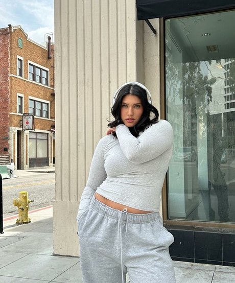 La Tecia Thomas high quality model images