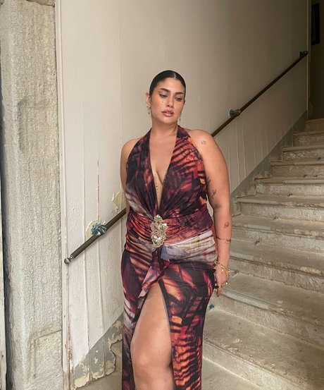 La Tecia Thomas model top photo