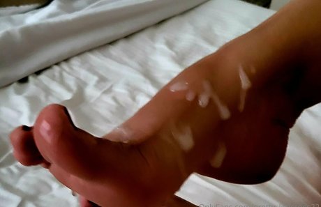 pretty littletoes22 top actress pics