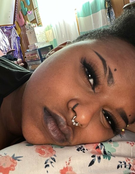 jewel kitten pretty model img