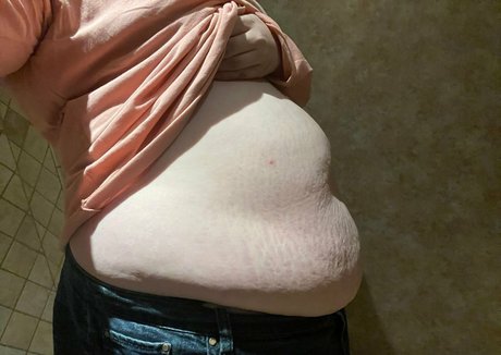 gluttonoussquid nude thumbnail