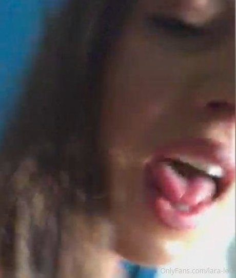 lara lee model naked img