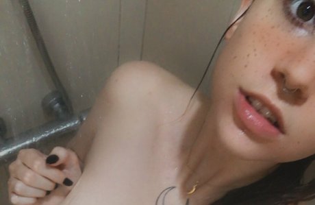 famous onlyfans pretty pic