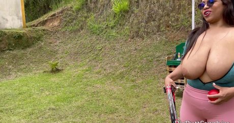 Isa Gomez exclusive star gallery