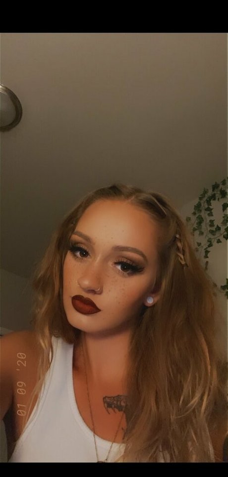 royalxo free porn model pictures